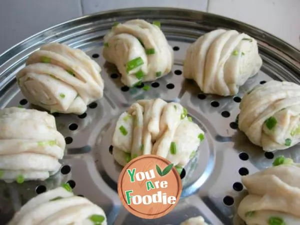 Whole wheat chives rolls