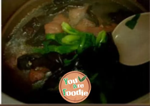 Pig's trotters stew