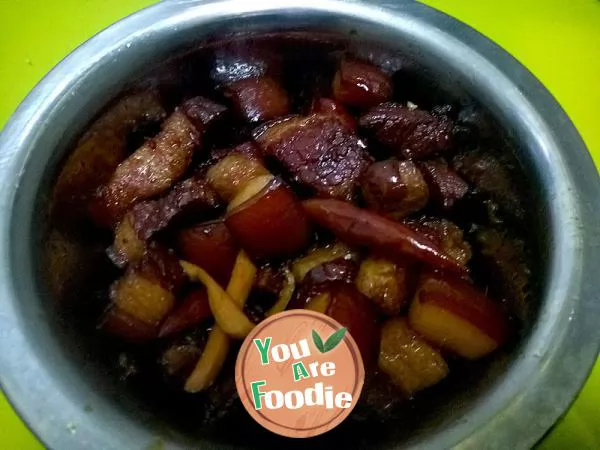 braised pork in brown sauce