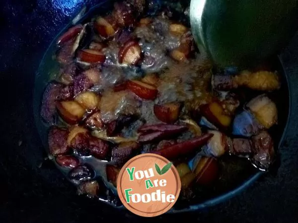 braised pork in brown sauce