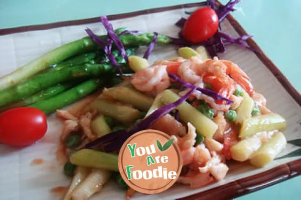Shredded chicken with asparagus