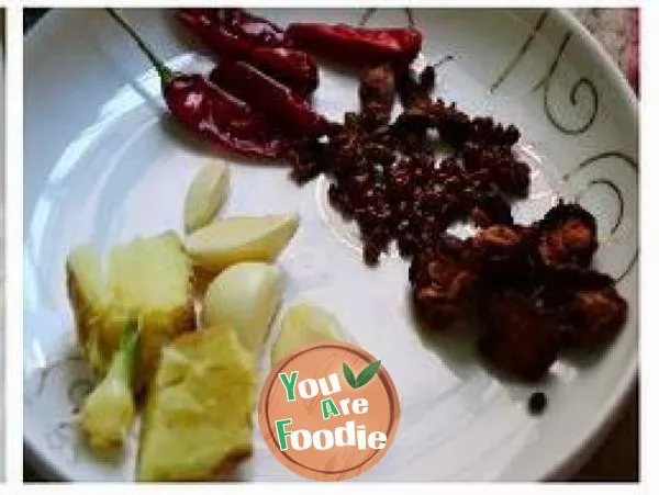 Stewed radish with beef brisket