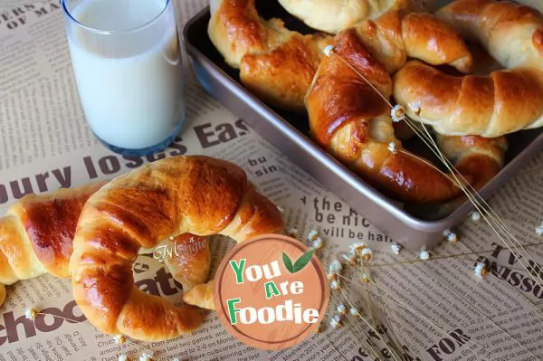 Cheese croissant