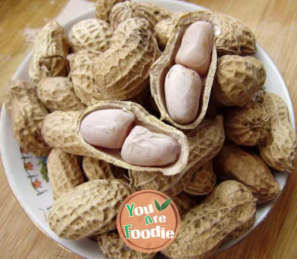 Leisure-snack------homemade-spiced-peanuts