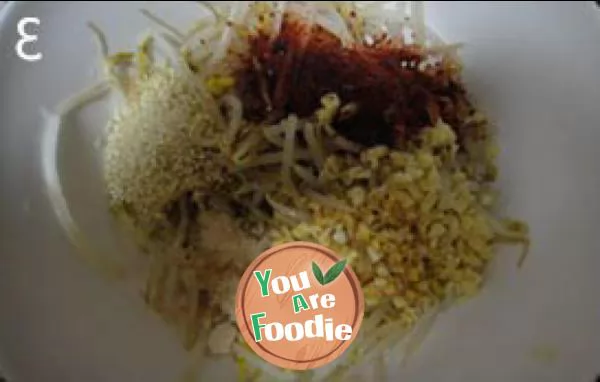 Cold spicy bean sprouts