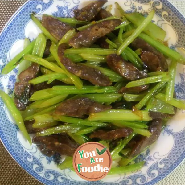 Fried celery with dried sausage