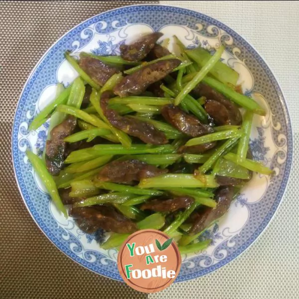 Fried celery with dried sausage