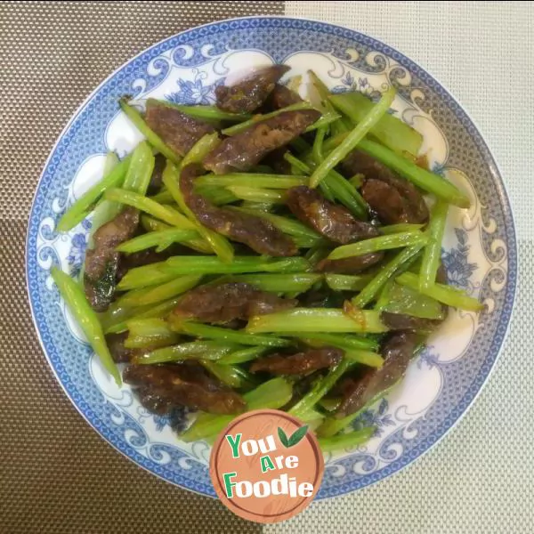 Fried celery with dried sausage