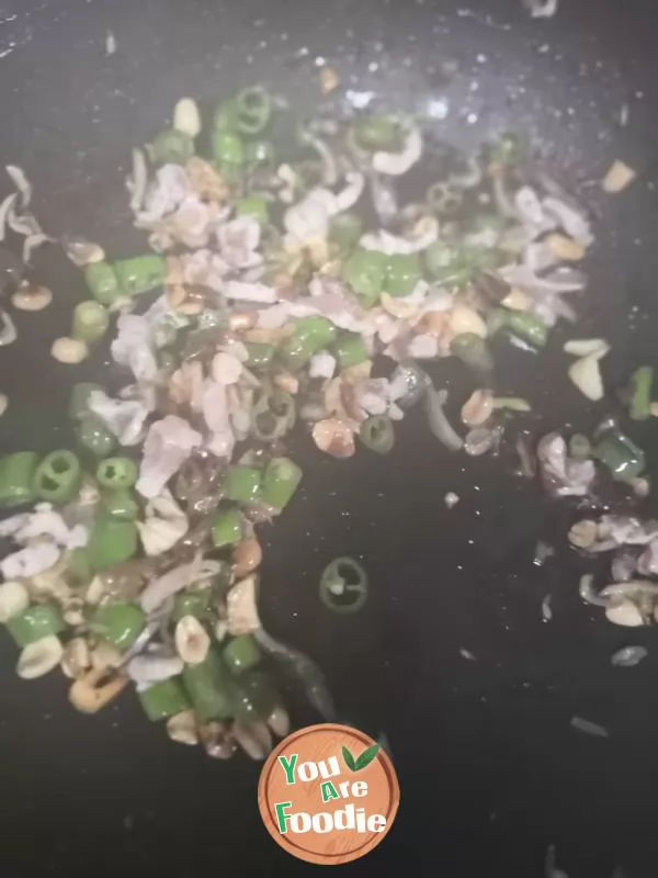 Peanuts with beans