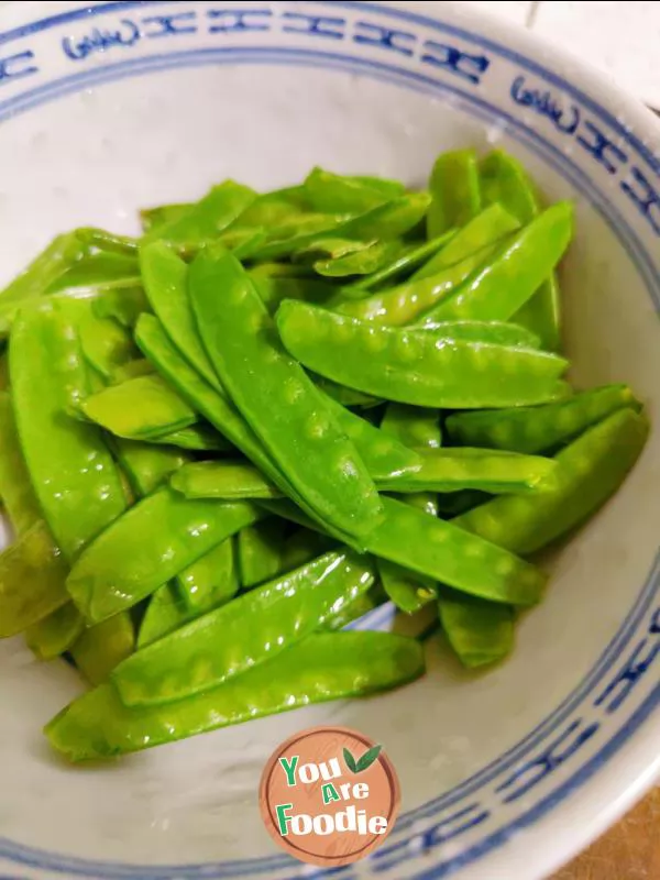 Fried pork with lotus beans