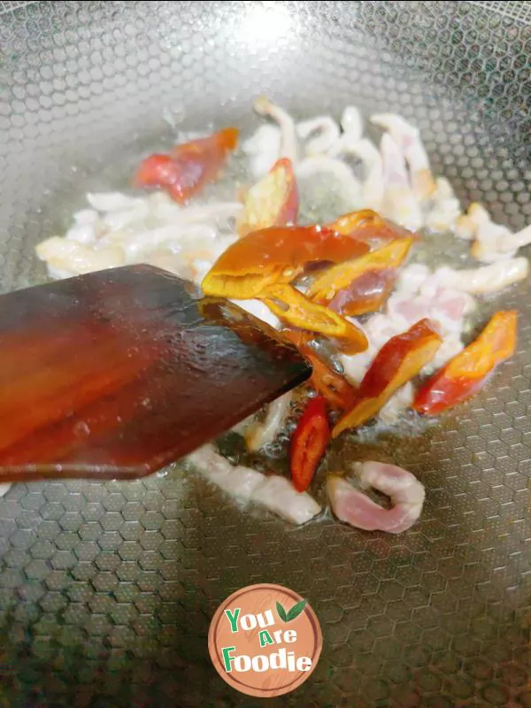 Fried pork with lotus beans
