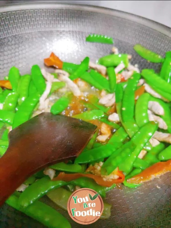 Fried pork with lotus beans