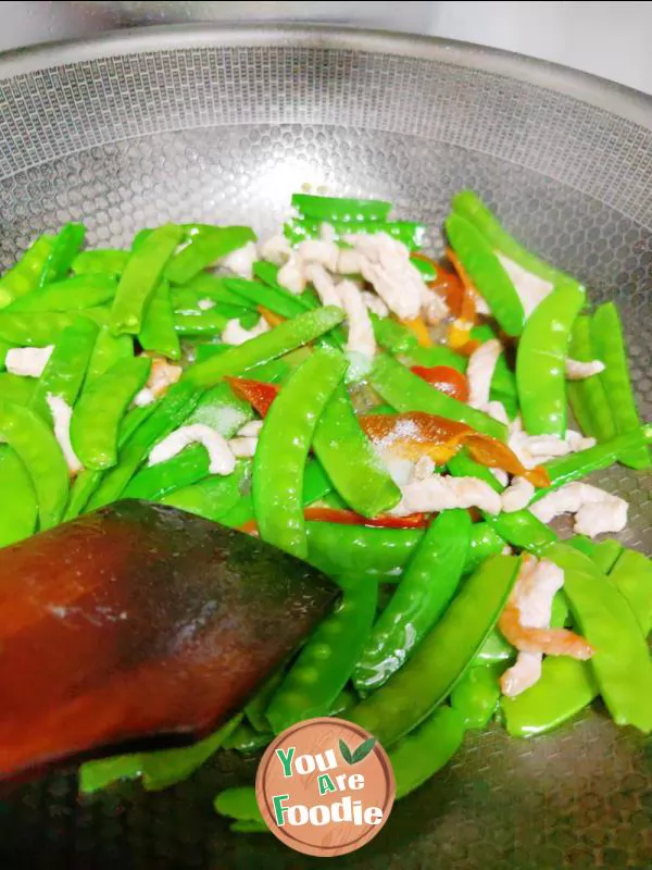 Fried pork with lotus beans