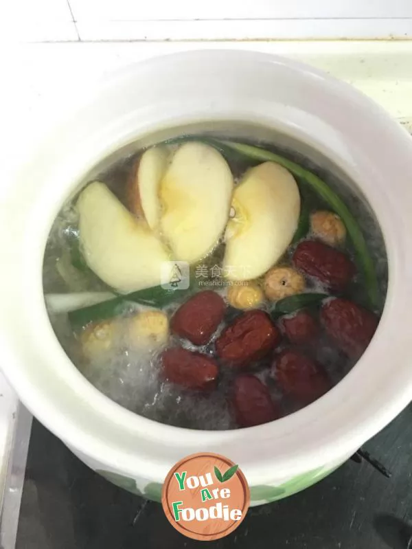 Double fruit chicken soup