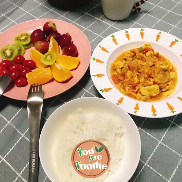 fried eggs with tomatoes