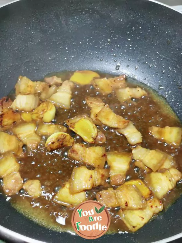 Fried pork with mushrooms