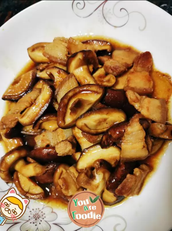 Fried pork with mushrooms