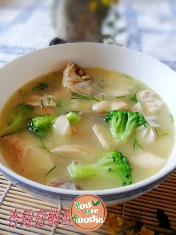 Apricot abalone mushroom crucian carp soup