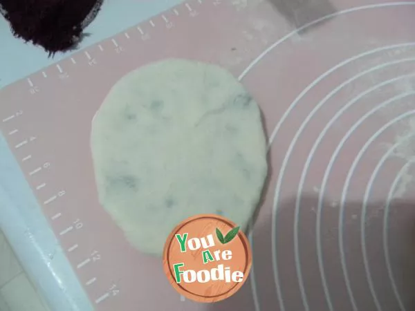 Milk flavored bean paste cake