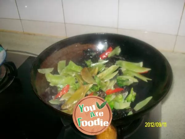 Health food -- braised lettuce with agaric