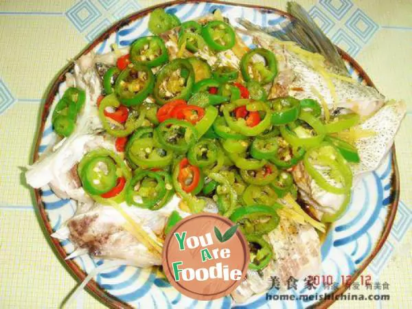 Simple fish belly with pepper rings