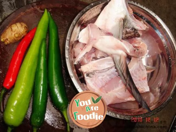 Simple fish belly with pepper rings