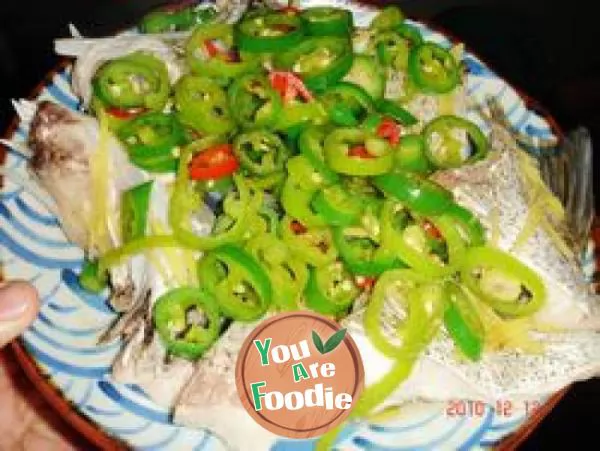 Simple fish belly with pepper rings