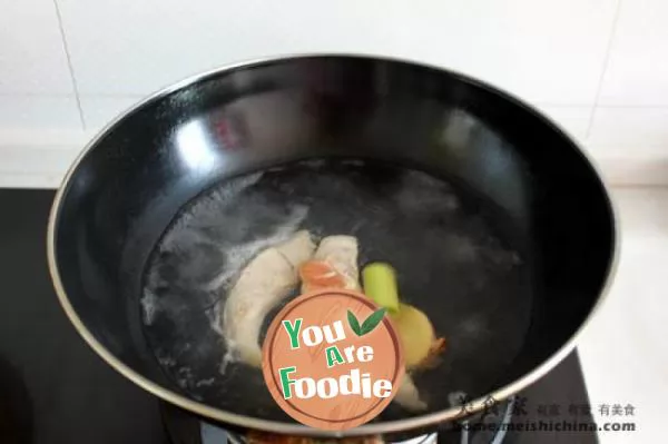 What do you eat in hot summer? Sichuan traditional snack [cold noodles with shredded chicken]