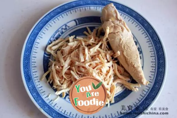 What do you eat in hot summer? Sichuan traditional snack [cold noodles with shredded chicken]