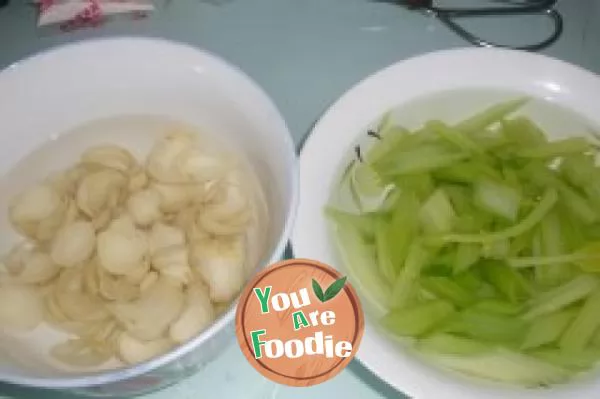 Sauteed Lily Bulbs and Celery