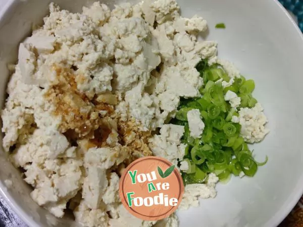 Mixed tofu with scallions