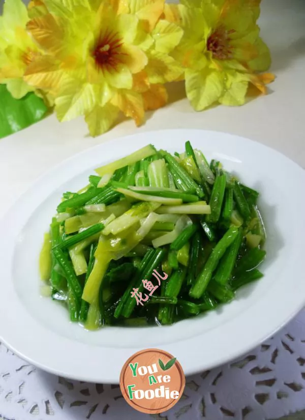 Fried celery with leek sprouts