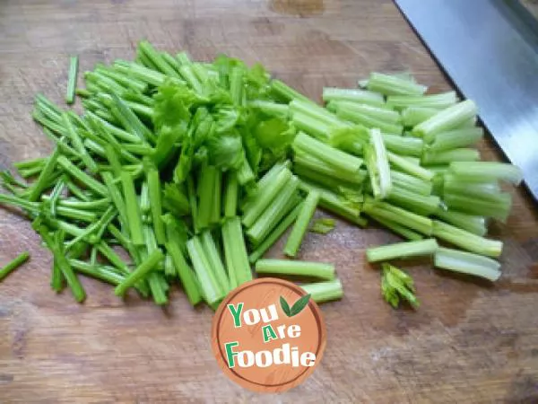 Fried celery with leek sprouts