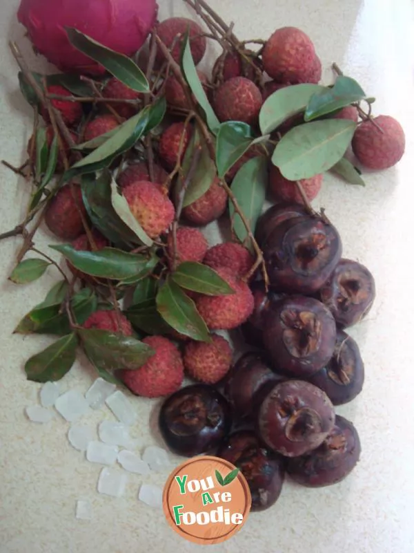 Lychee, horseshoe, dragon juice, sugar water