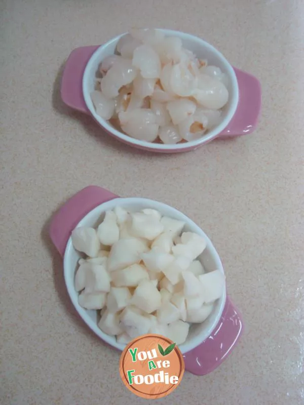 Lychee, horseshoe, dragon juice, sugar water