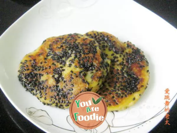 Black-sesame-sweet-potato-glutinous-rice-cake