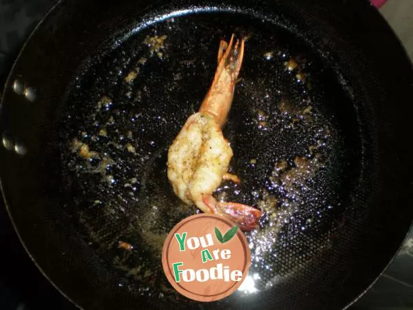 Baked King shrimp with black pepper