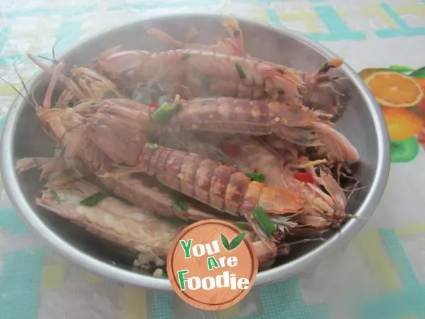 Braised shrimps in brown sauce