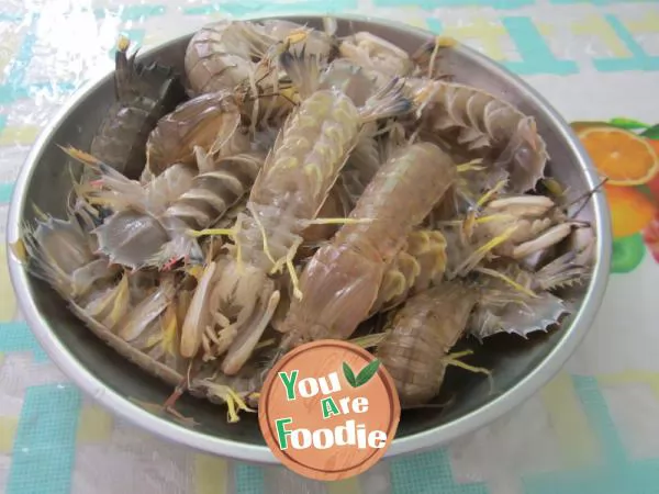 Braised shrimps in brown sauce