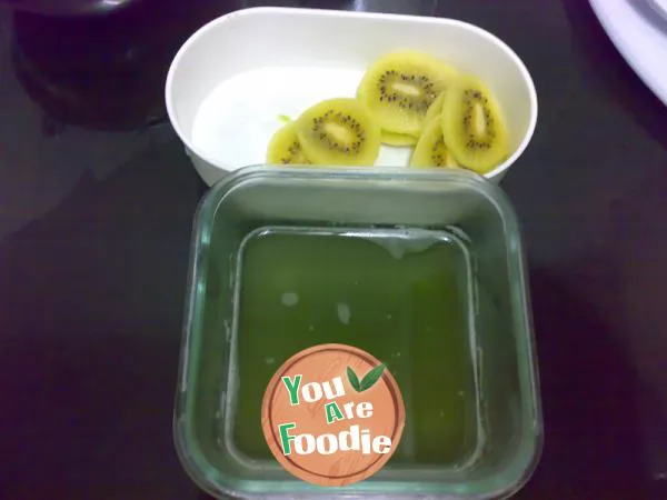 Kiwi fruit jelly