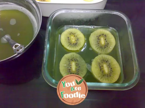 Kiwi fruit jelly
