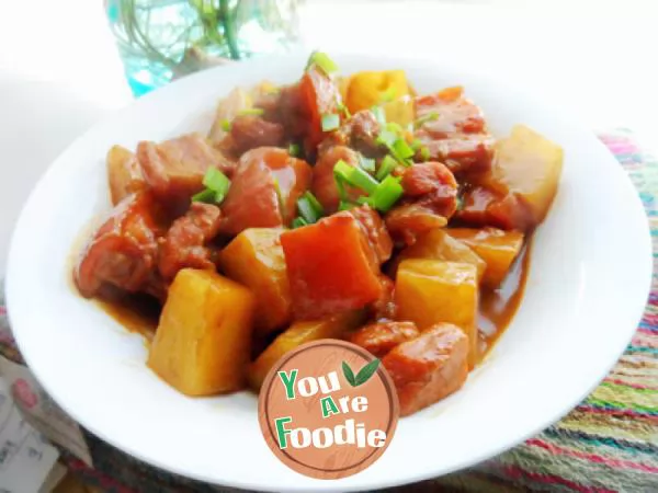 Braised pork with soybean milk and radish