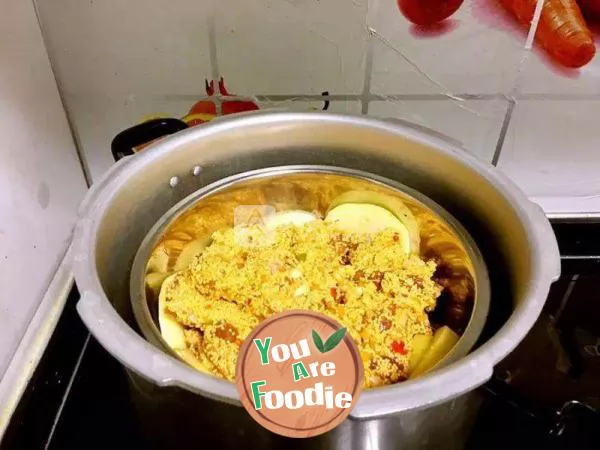 Full of gold and jade - steamed spareribs with millet