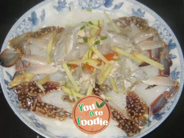 Steamed vermicelli with red paste crab