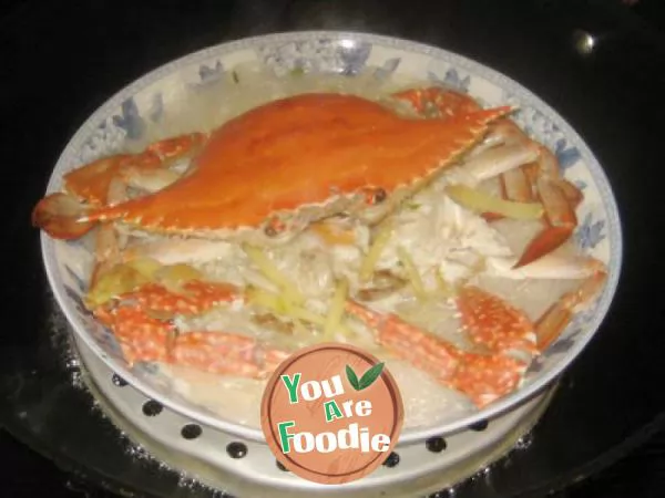 Steamed vermicelli with red paste crab