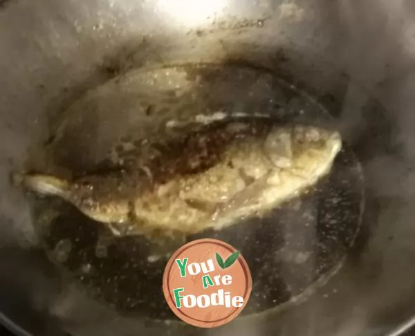 Crucian carp with fermented grains