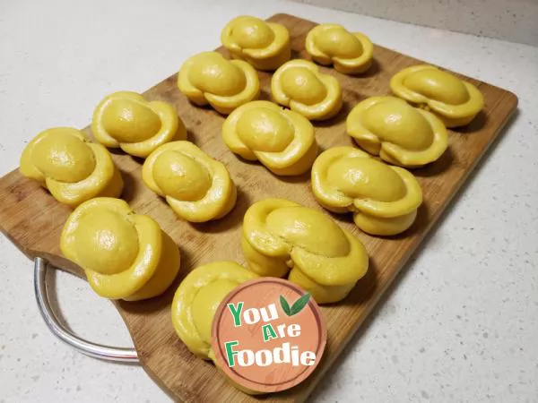 Yuanbao steamed bun