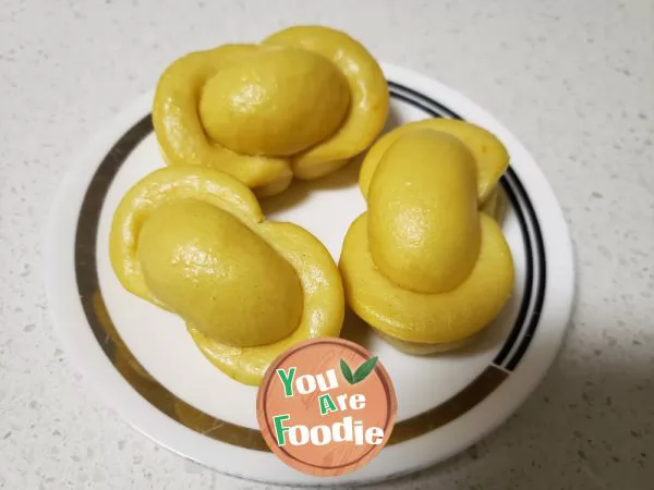 Yuanbao steamed bun
