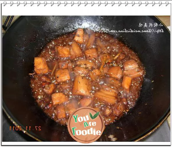 Braised pork in brown sauce