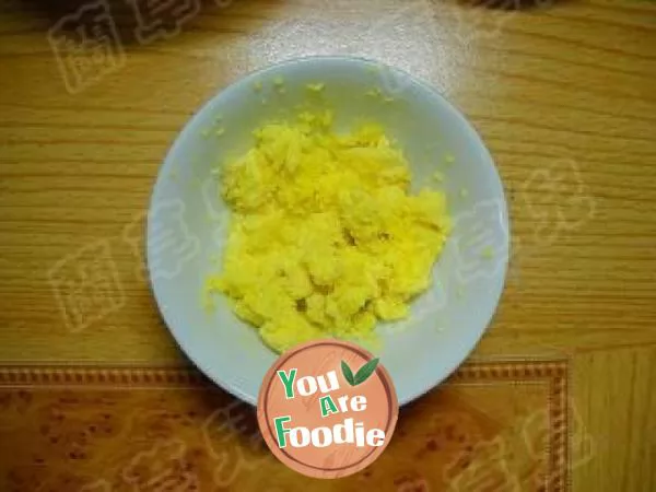 Lily egg yolk congee
